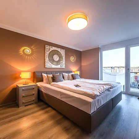 Apartment Auszeit, Yoga-apartment Mit Kamin & Balkon In Der Hafenresidenz Waren (Mueritz)
