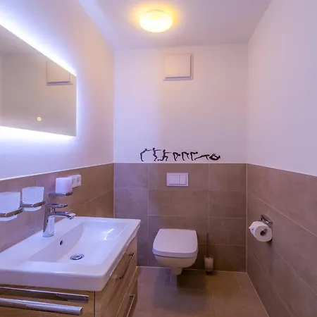 Auszeit, Yoga-apartment Mit Kamin & Balkon In Der Hafenresidenz Waren (Mueritz)